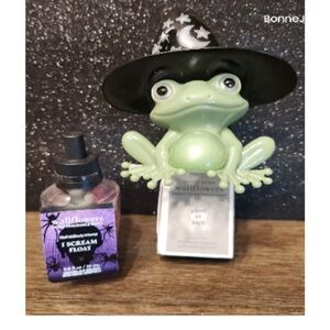 Bath & Body Works Witchy Frog Wallflower Plug in With Ice Cream Float Refill